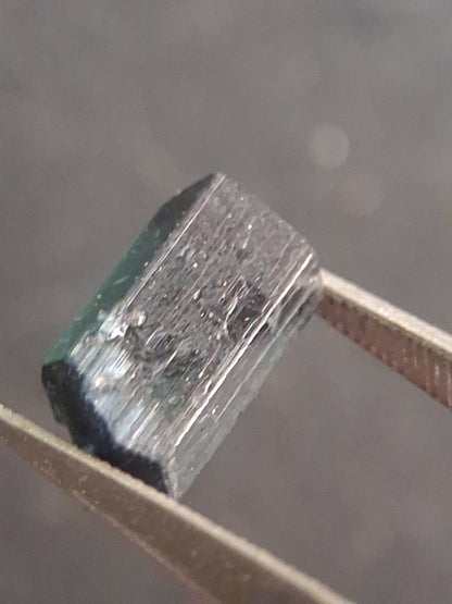 Rough tourmaline - for faceting or rough gemstone jewelry - 1.616 ct - deep bluish green - Natural Gems Belgium