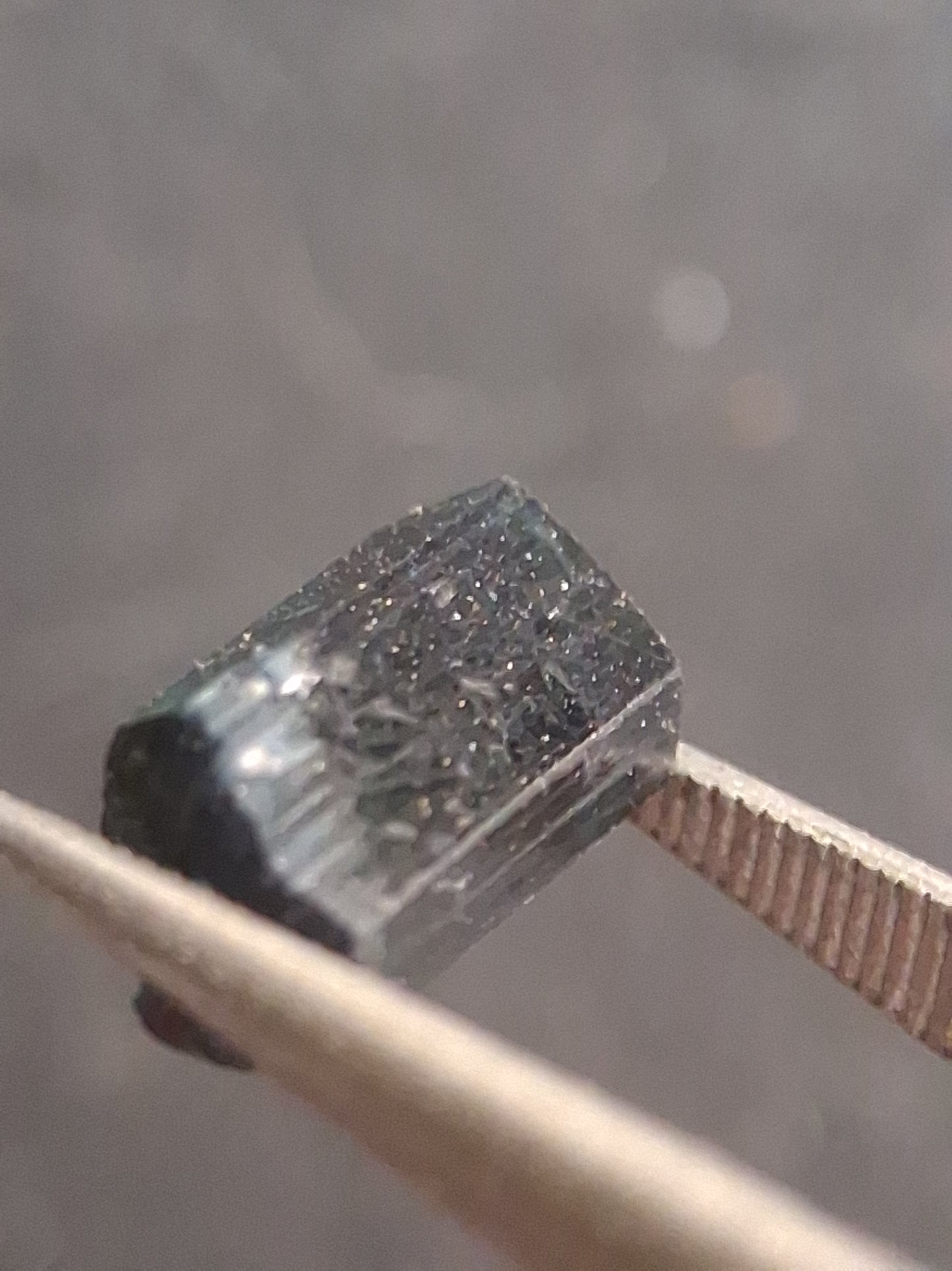 Rough tourmaline - for faceting or rough gemstone jewelry - 1.616 ct - deep bluish green - Natural Gems Belgium