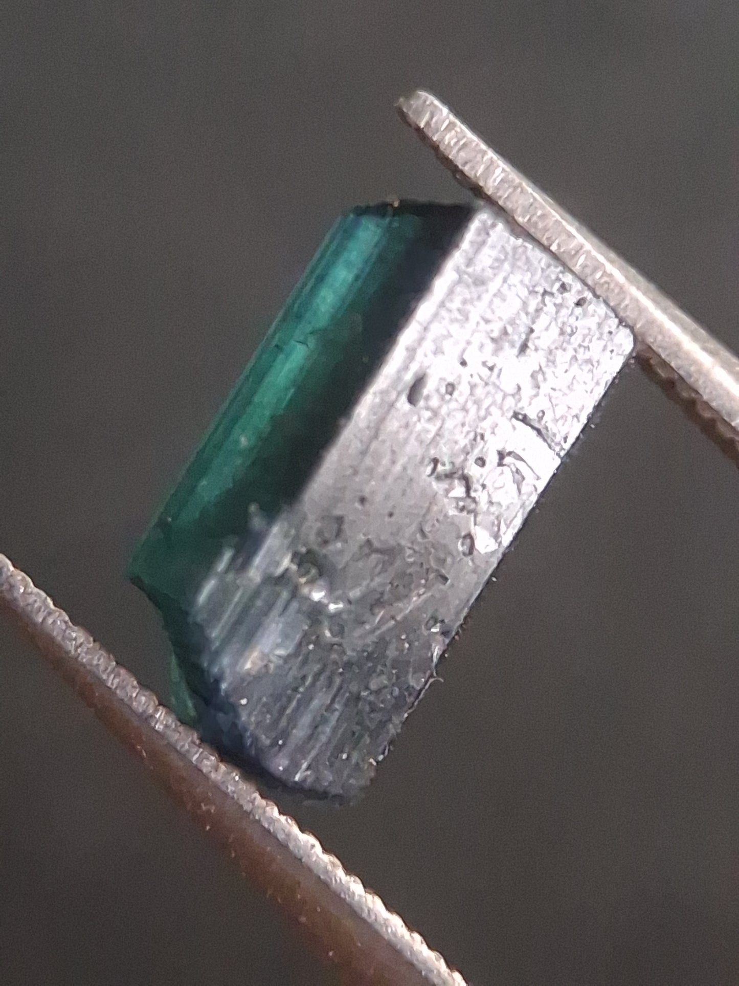 Rough tourmaline - for faceting or rough gemstone jewelry - 1.616 ct - deep bluish green - Natural Gems Belgium