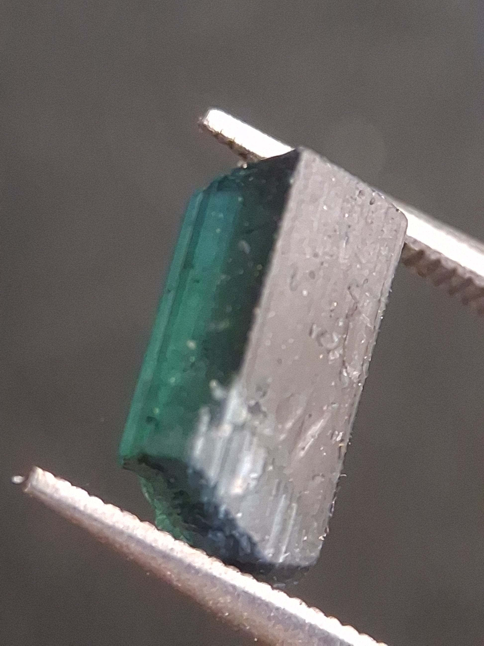 Rough tourmaline - for faceting or rough gemstone jewelry - 1.616 ct - deep bluish green - Natural Gems Belgium