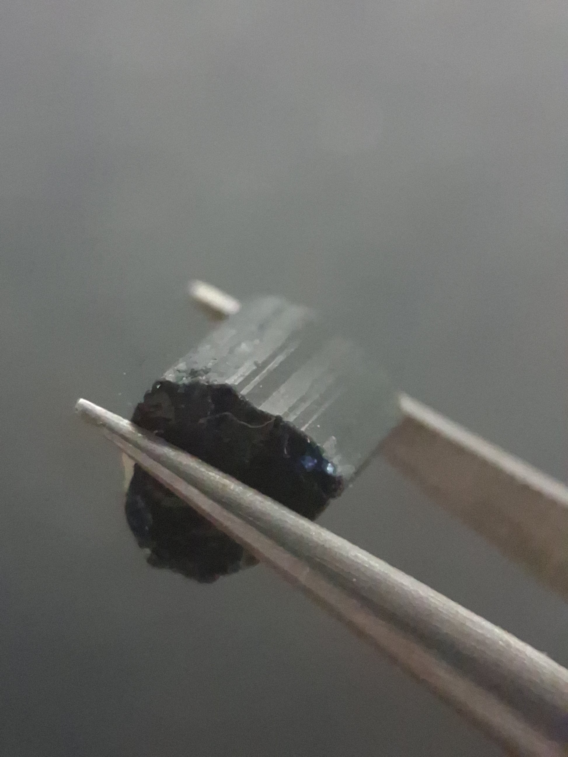 Rough tourmaline - for faceting or rough gemstone jewelry - 2.478 ct - deep green verdelite - Natural Gems Belgium