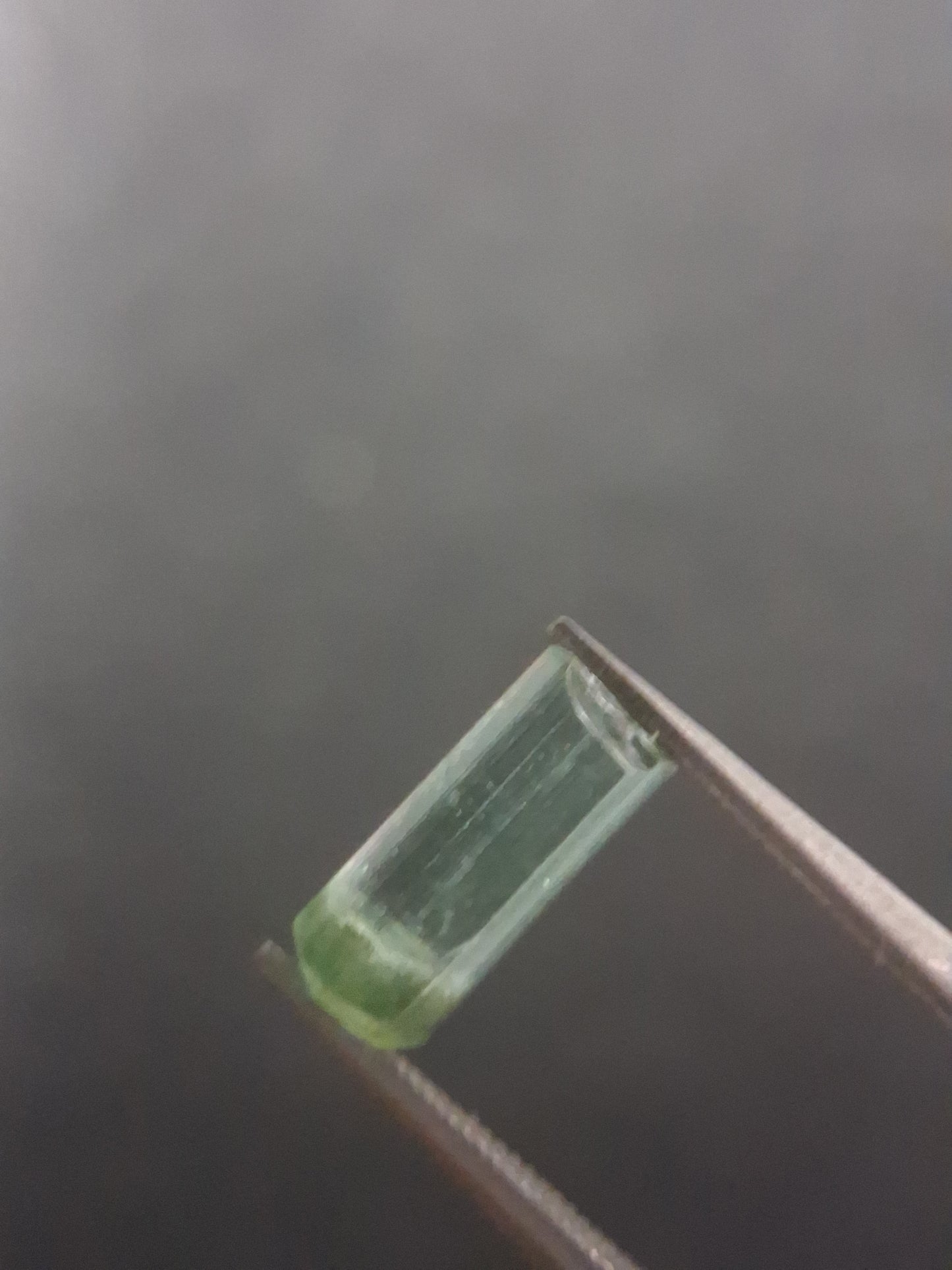 Rough tourmaline - for faceting or rough gemstone jewelry - 1.116 ct - bicolor - Natural Gems Belgium