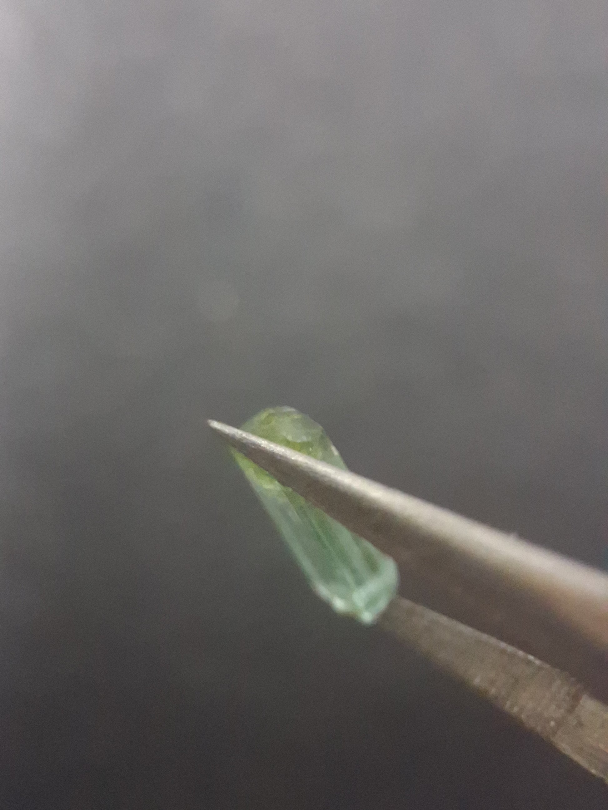 Rough tourmaline - for faceting or rough gemstone jewelry - 1.116 ct - bicolor - Natural Gems Belgium