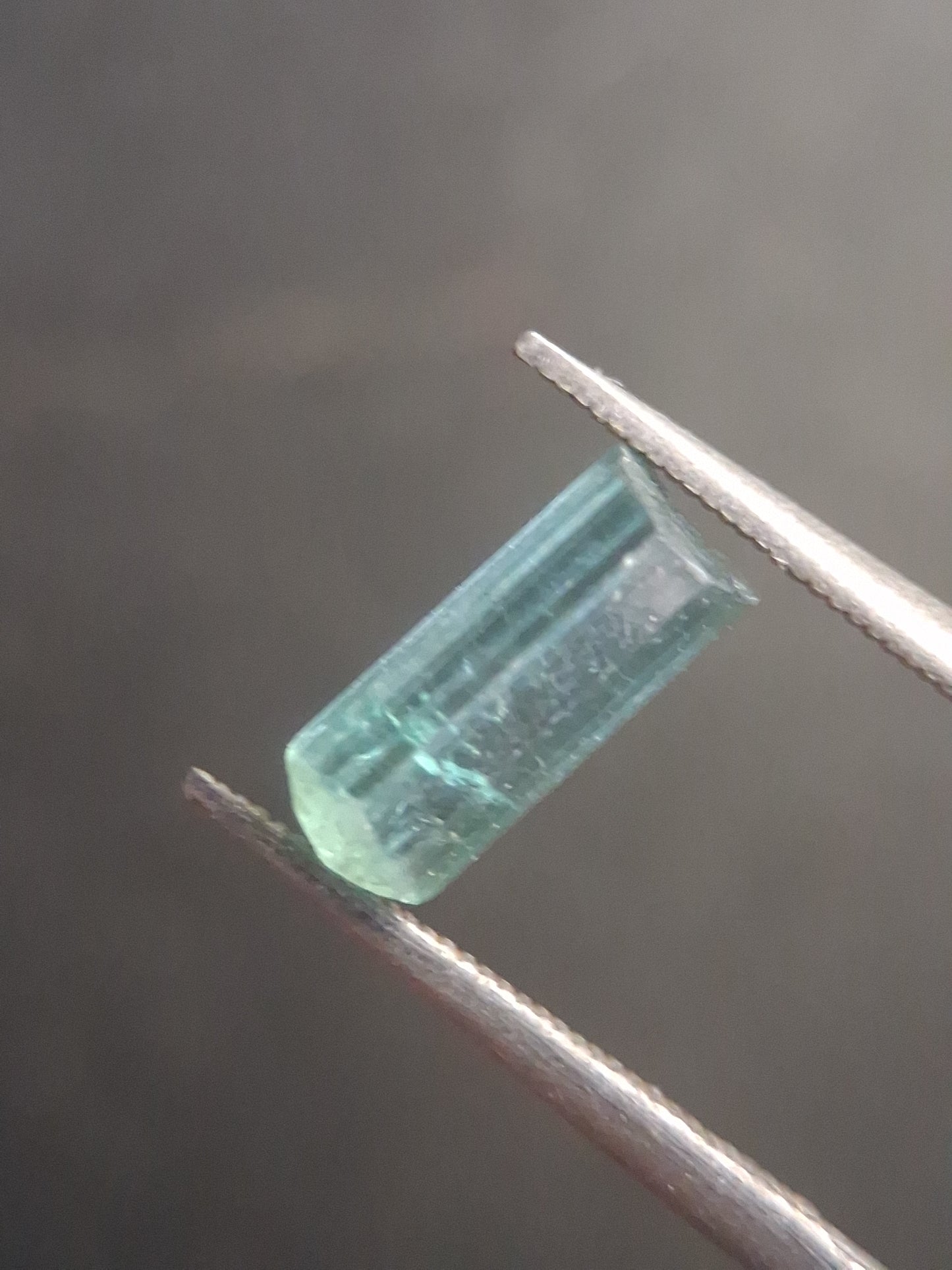 Rough tourmaline - for faceting or rough gemstone jewelry - 1.153 ct - bright bluish green to greenish blue - Natural Gems Belgium
