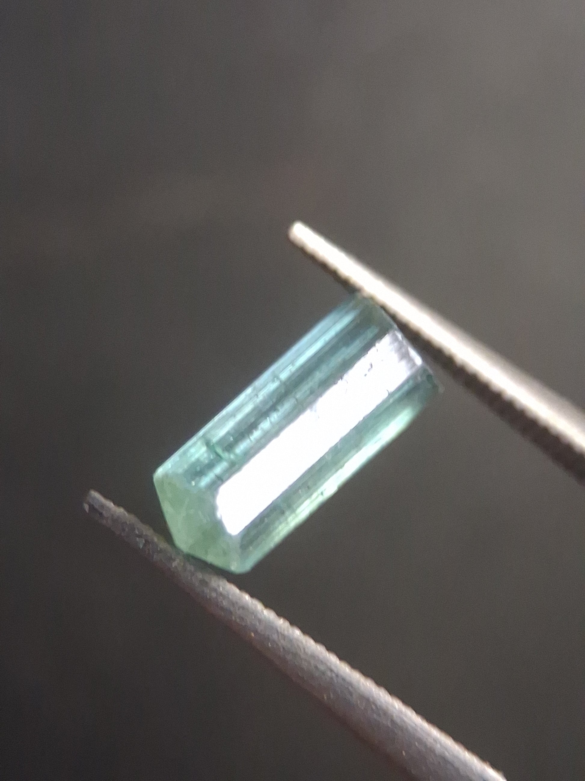 Rough tourmaline - for faceting or rough gemstone jewelry - 1.153 ct - bright bluish green to greenish blue - Natural Gems Belgium