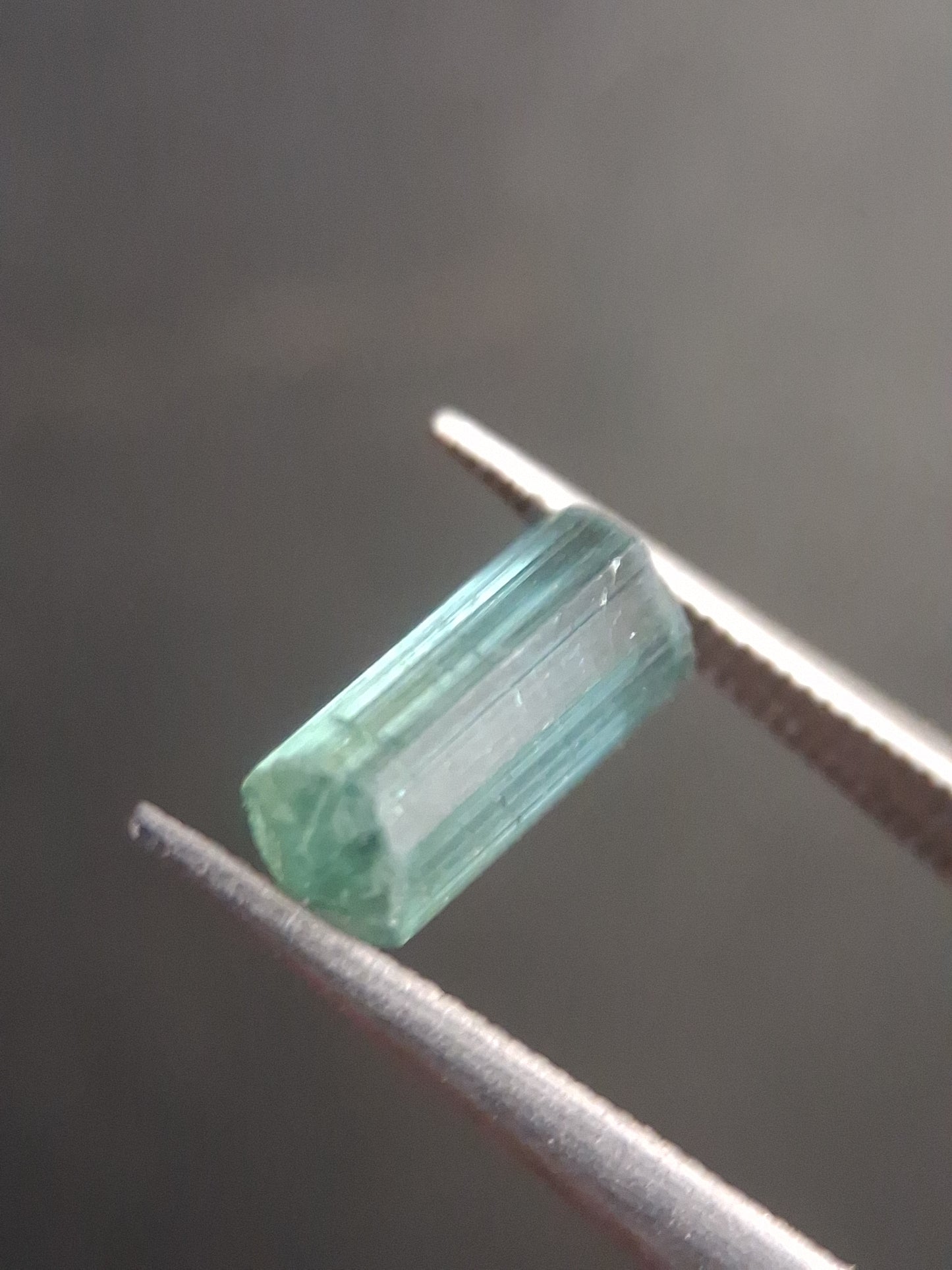 Rough tourmaline - for faceting or rough gemstone jewelry - 1.153 ct - bright bluish green to greenish blue - Natural Gems Belgium