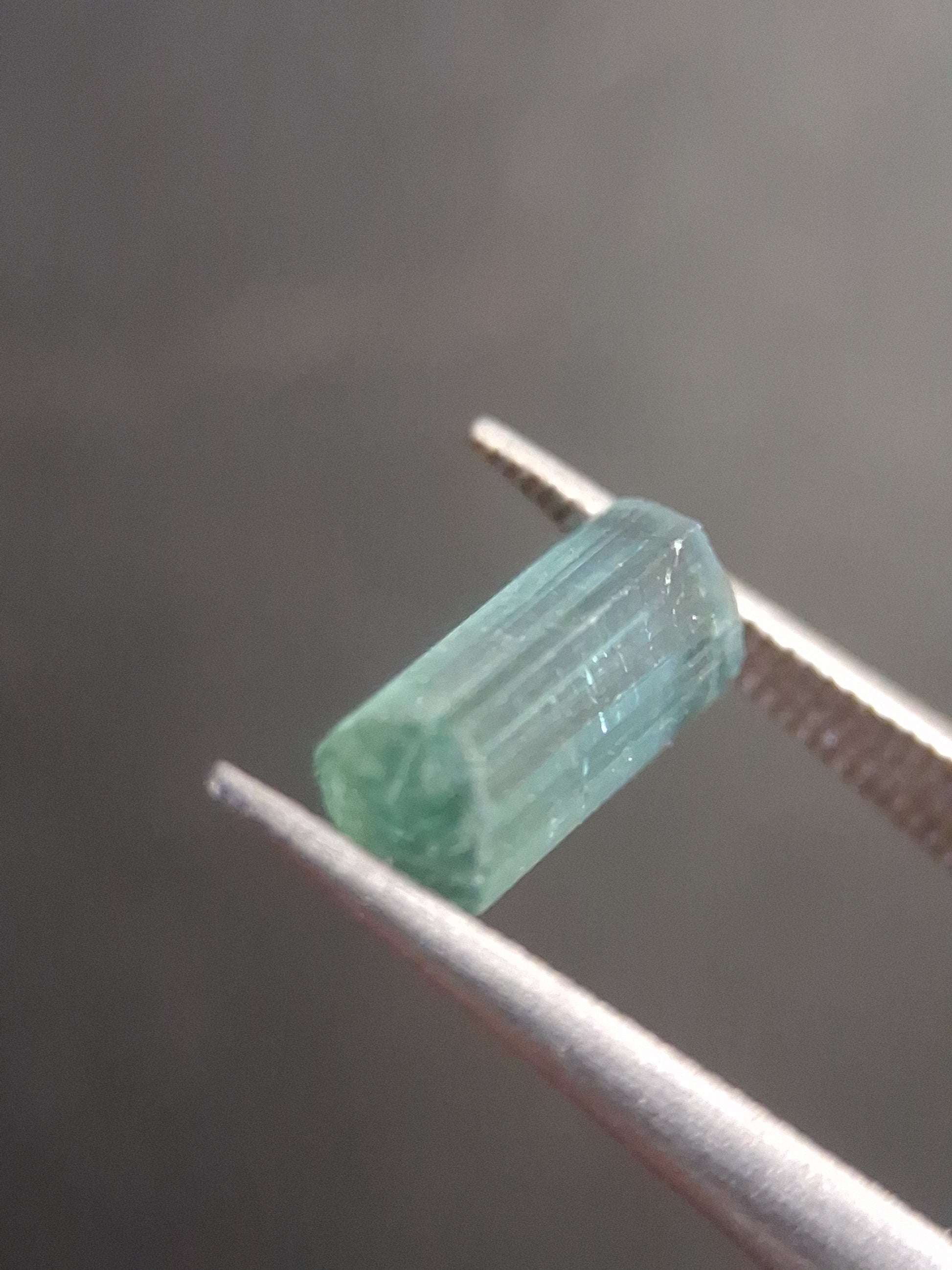 Rough tourmaline - for faceting or rough gemstone jewelry - 1.153 ct - bright bluish green to greenish blue - Natural Gems Belgium