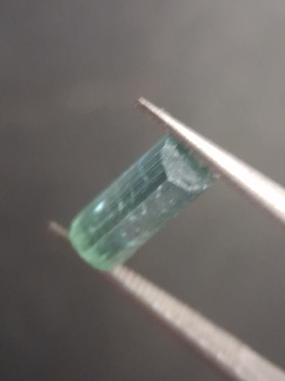Rough tourmaline - for faceting or rough gemstone jewelry - 1.153 ct - bright bluish green to greenish blue - Natural Gems Belgium
