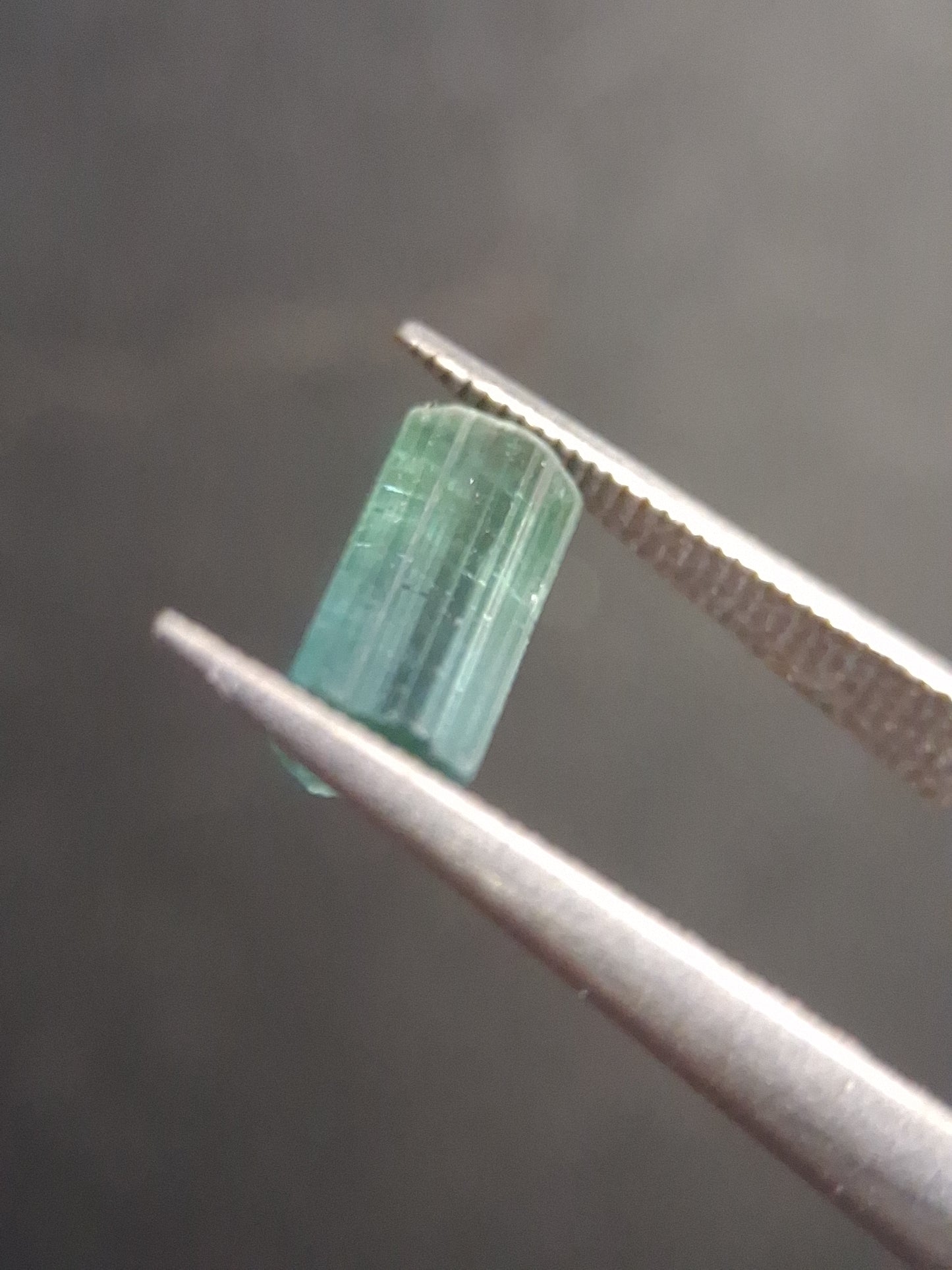 Rough tourmaline - for faceting or rough gemstone jewelry - 1.153 ct - bright bluish green to greenish blue - Natural Gems Belgium