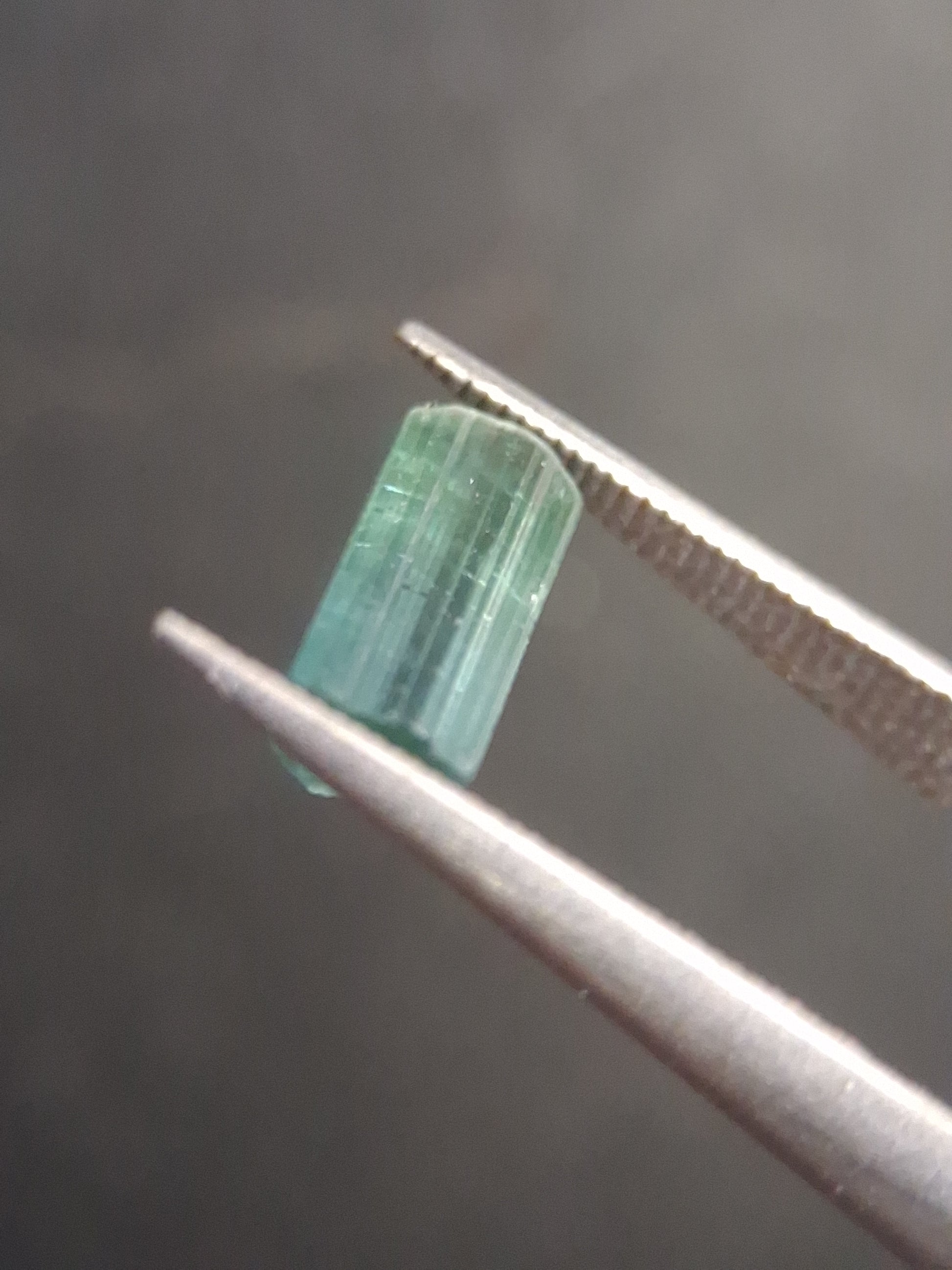 Rough tourmaline - for faceting or rough gemstone jewelry - 1.153 ct - bright bluish green to greenish blue - Natural Gems Belgium