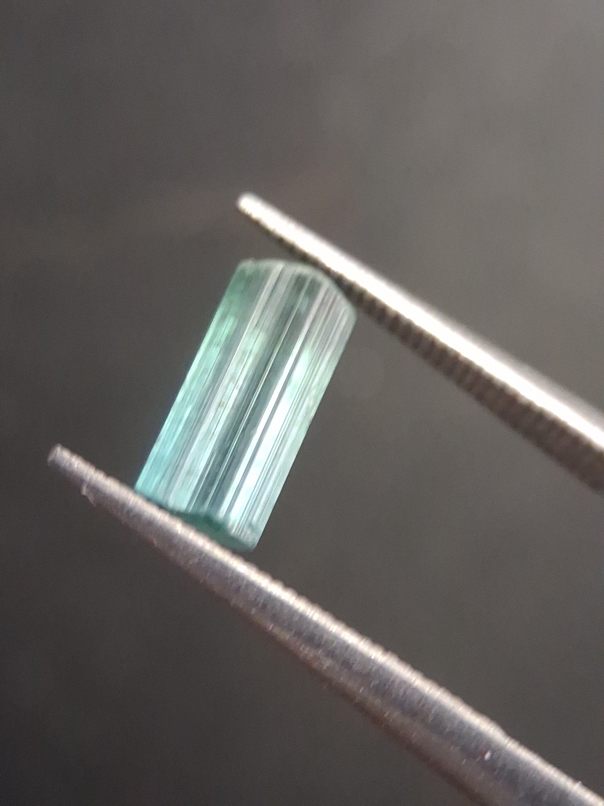 Rough tourmaline - for faceting or rough gemstone jewelry - 1.153 ct - bright bluish green to greenish blue - Natural Gems Belgium
