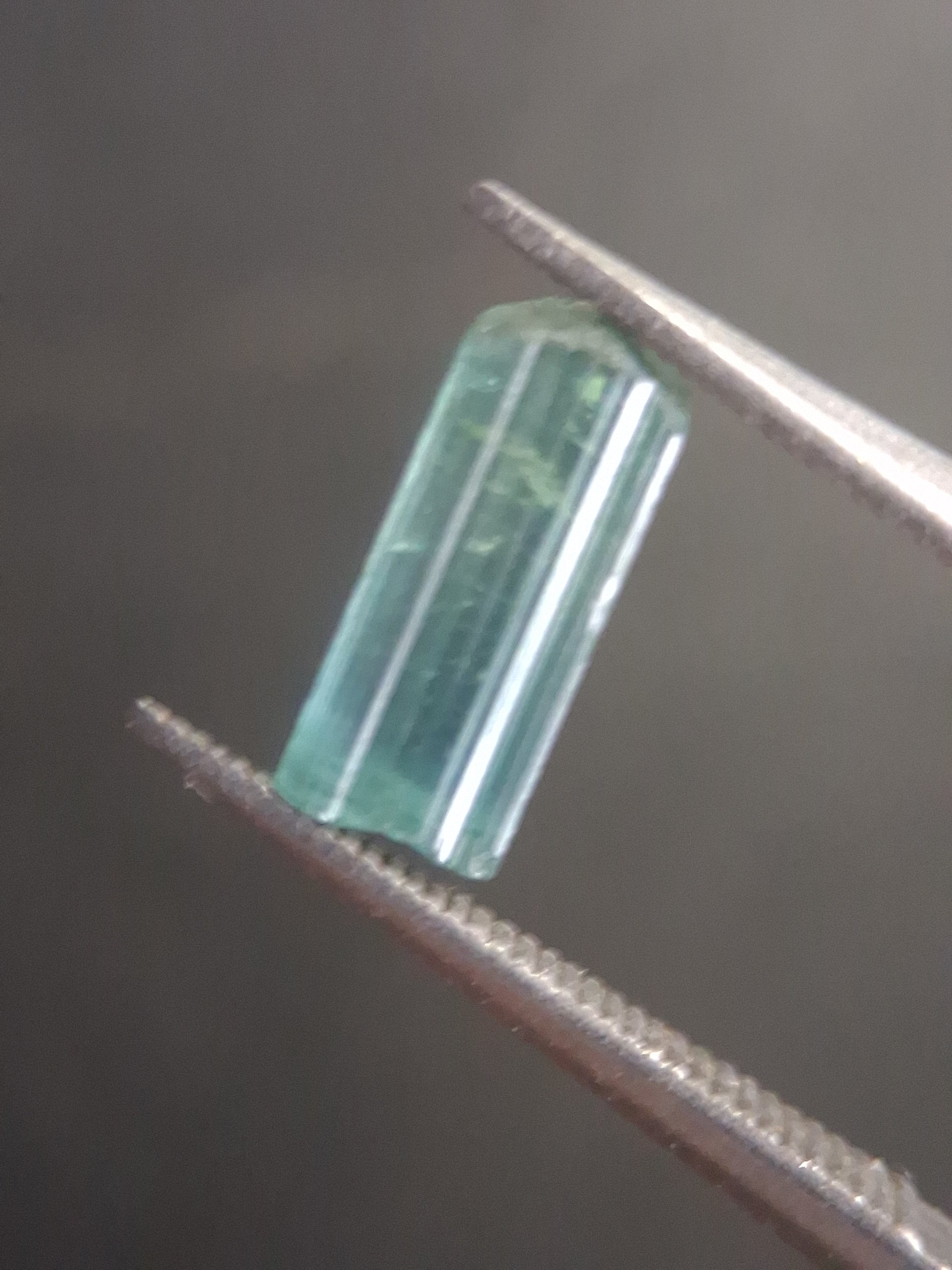 Rough tourmaline - for faceting or rough gemstone jewelry - 1.153 ct - bright bluish green to greenish blue - Natural Gems Belgium