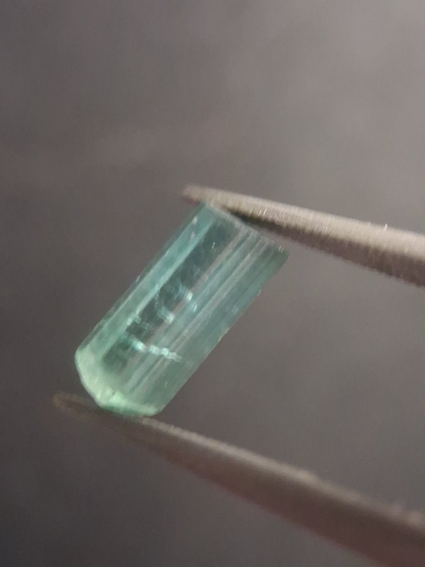 Rough tourmaline - for faceting or rough gemstone jewelry - 1.153 ct - bright bluish green to greenish blue - Natural Gems Belgium