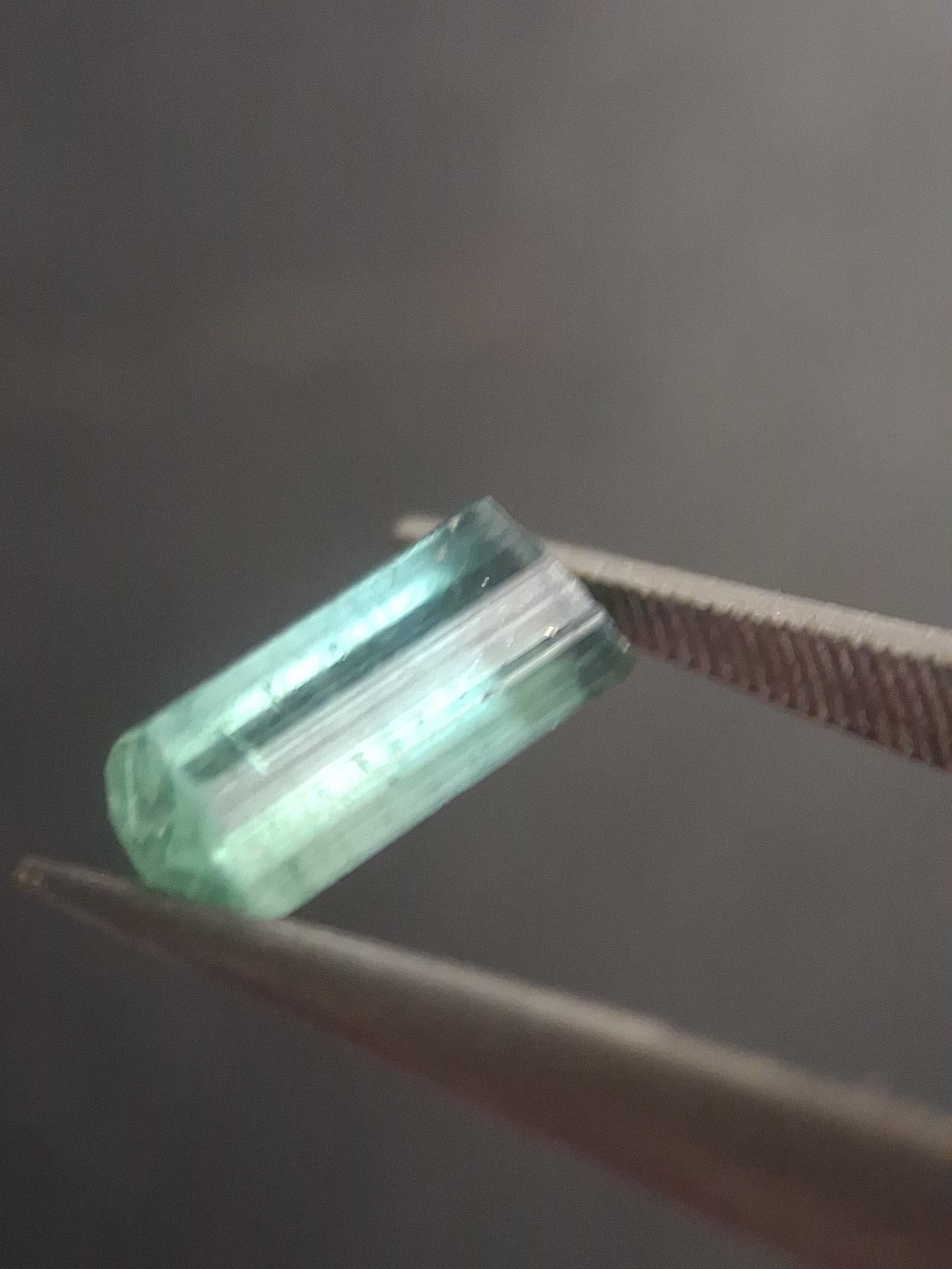 Rough tourmaline - for faceting or rough gemstone jewelry - 1.153 ct - bright bluish green to greenish blue - Natural Gems Belgium