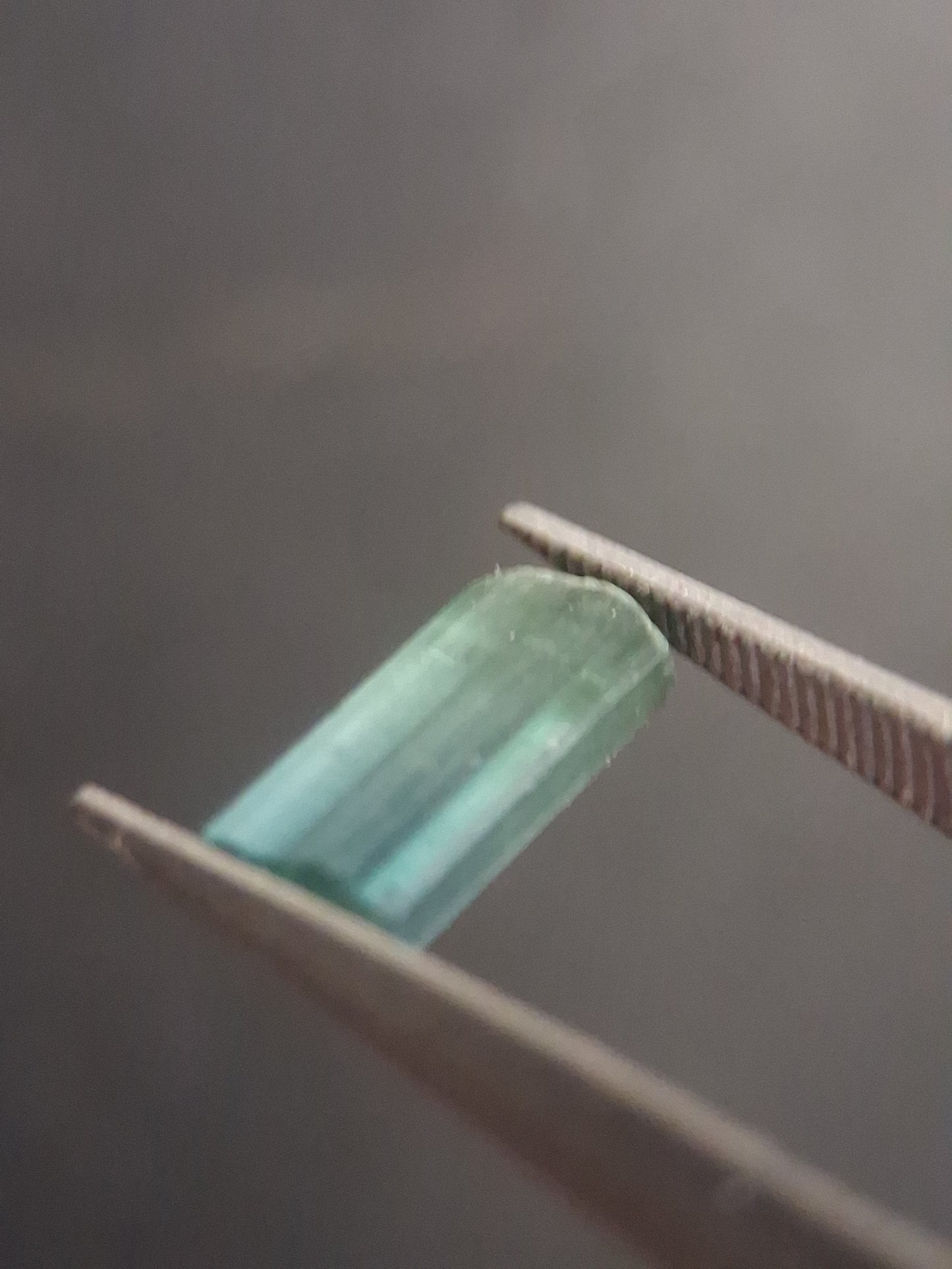 Rough tourmaline - for faceting or rough gemstone jewelry - 1.153 ct - bright bluish green to greenish blue - Natural Gems Belgium