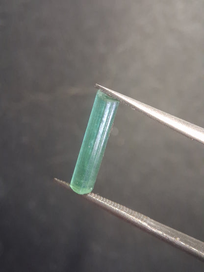 Rough tourmaline - for faceting or rough gemstone jewelry - 1.153 ct - neon bluish green - Natural Gems Belgium