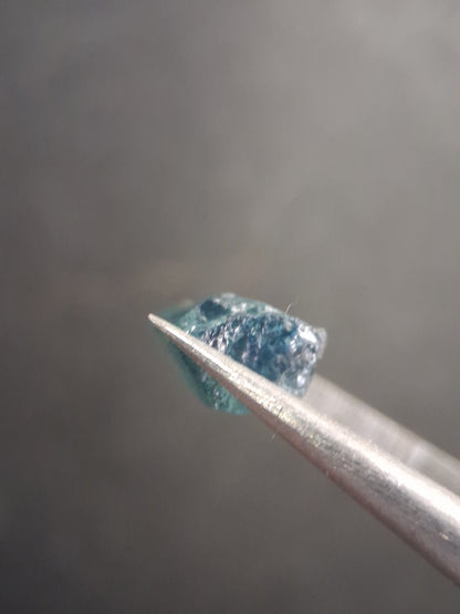 Rough tourmaline - for faceting or rough gemstone jewelry - 3.927 ct - greenish blue - Natural Gems Belgium