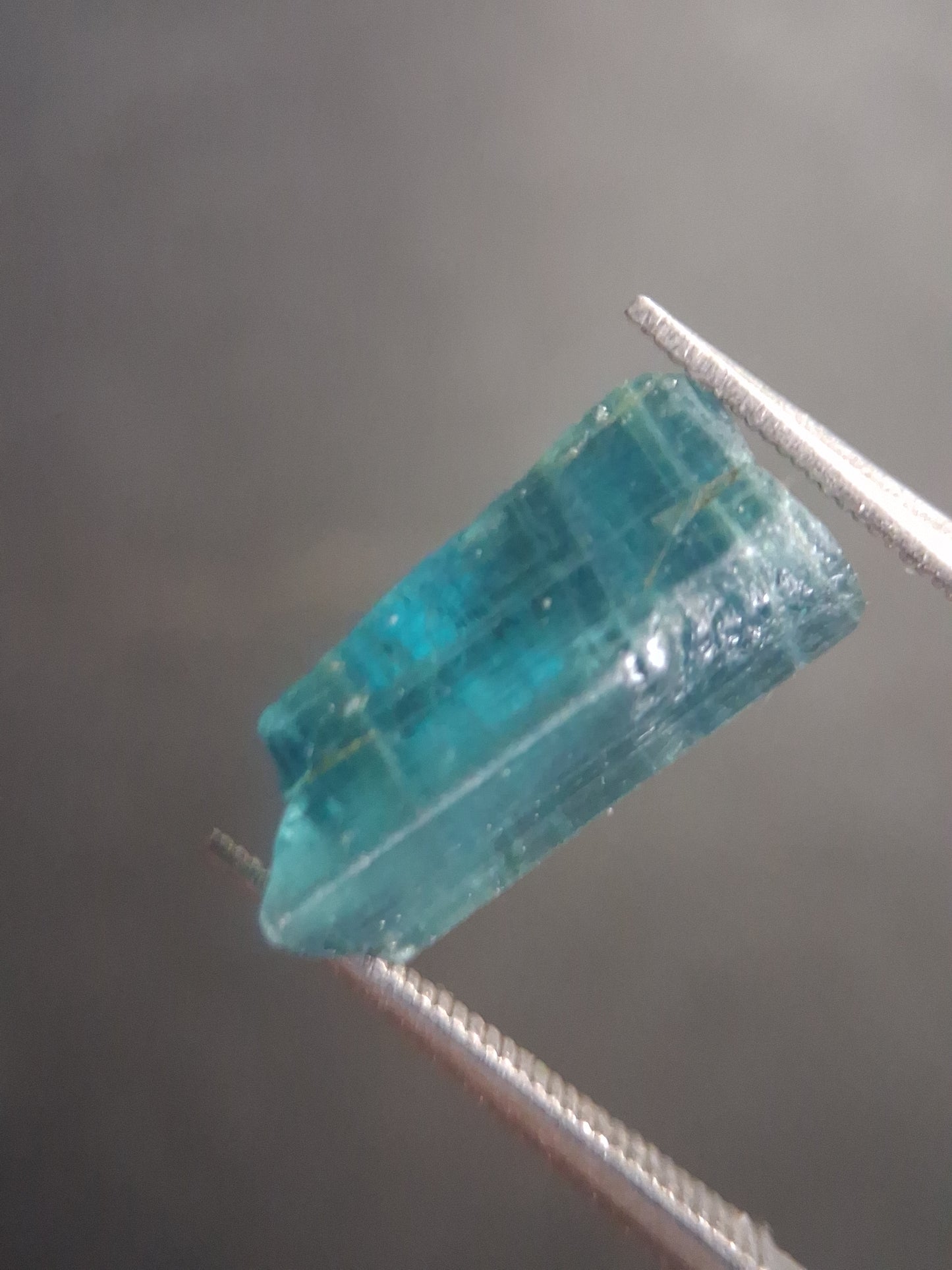 Rough tourmaline - for faceting or rough gemstone jewelry - 3.927 ct - greenish blue - Natural Gems Belgium