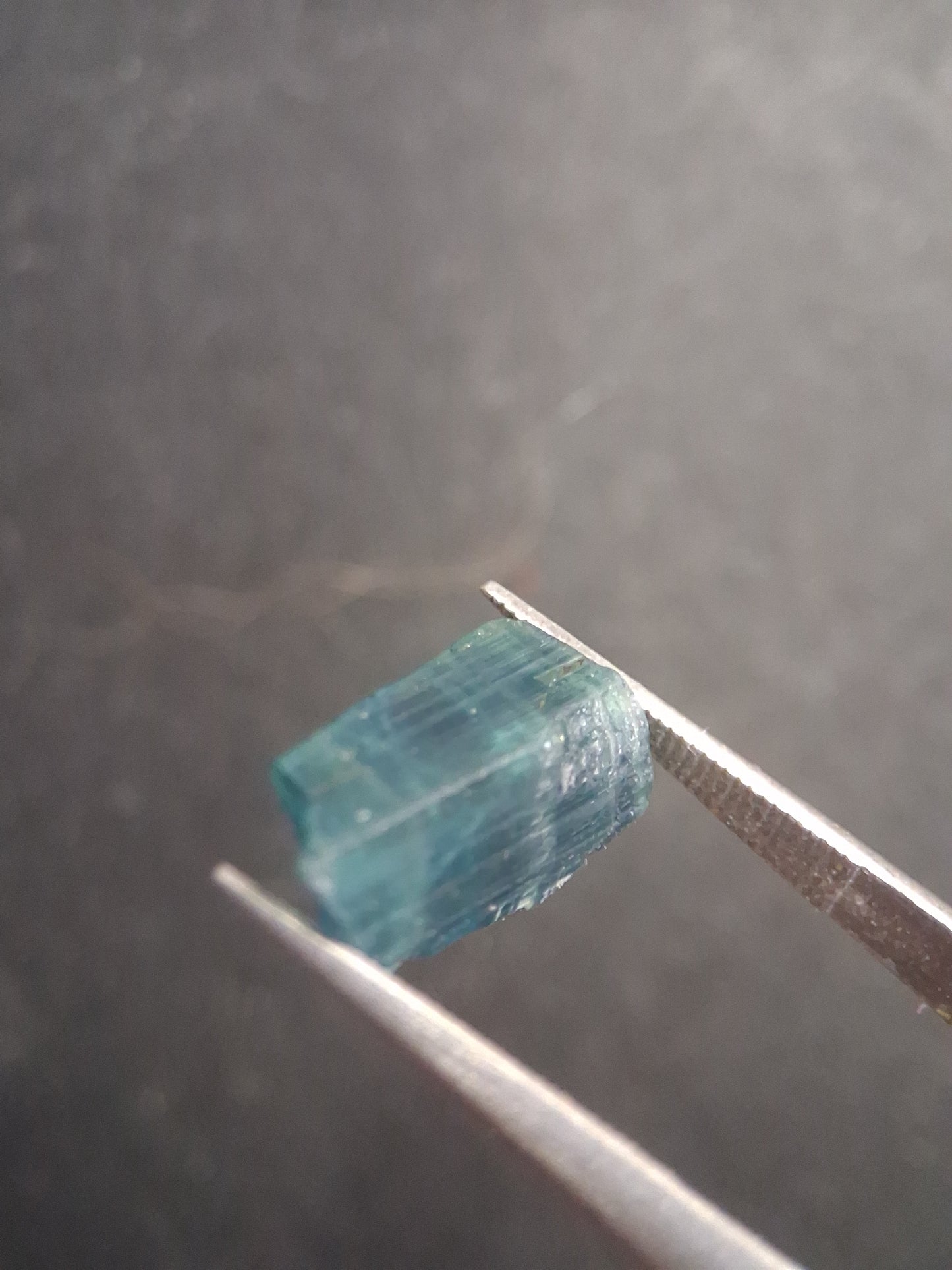 Rough tourmaline - for faceting or rough gemstone jewelry - 3.927 ct - greenish blue - Natural Gems Belgium