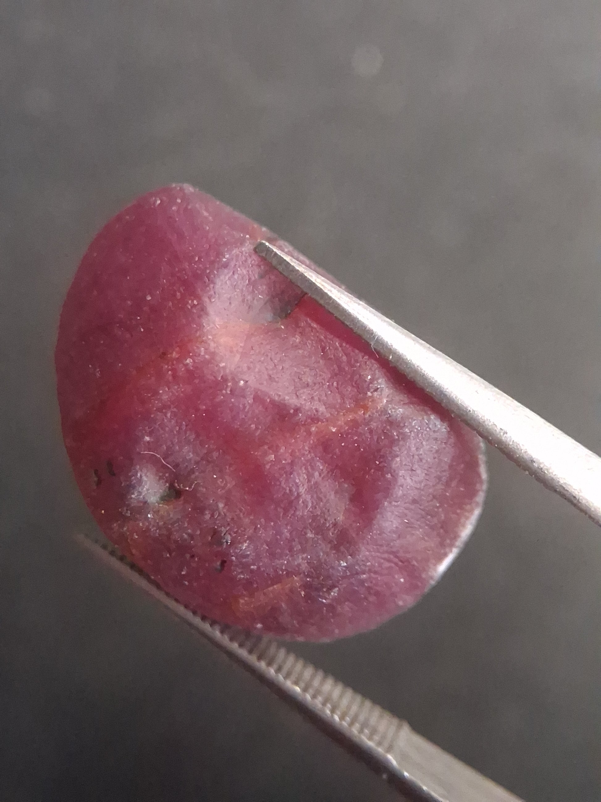 Natural Red Ruby - 21.545 ct - rough ruby - untreated - Africa - Natural Gems Belgium