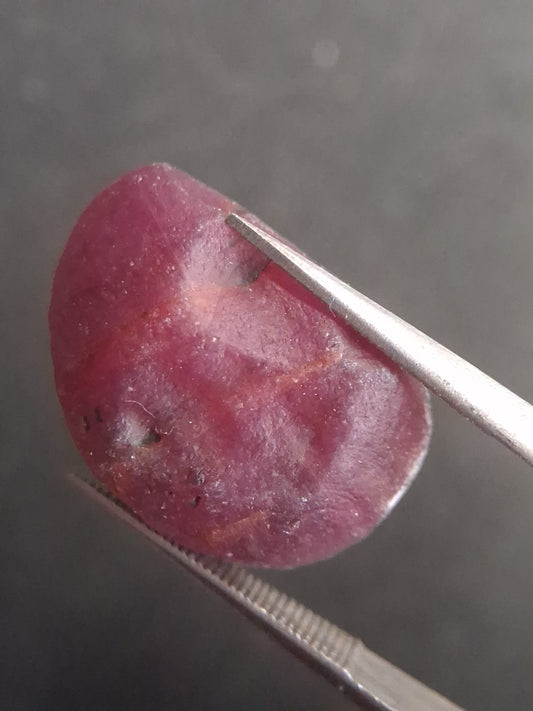 Natural Red Ruby - 21.545 ct - rough ruby - untreated - Africa - Natural Gems Belgium