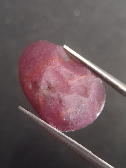 Natural Red Ruby - 21.545 ct - rough ruby - untreated - Africa - Natural Gems Belgium