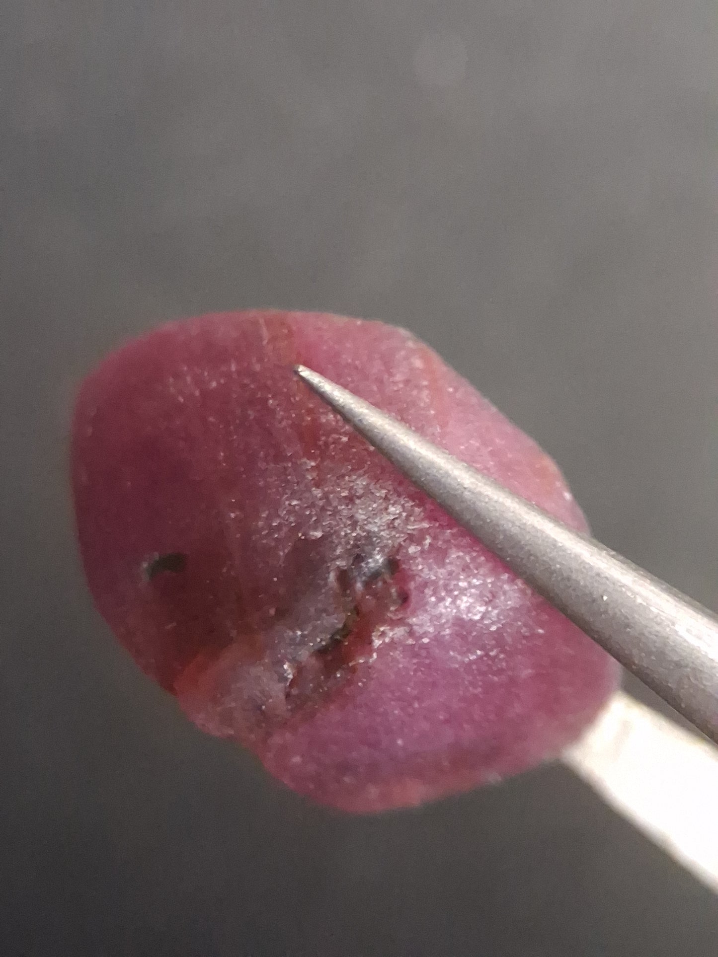 Natural Red Ruby - 21.545 ct - rough ruby - untreated - Africa - Natural Gems Belgium