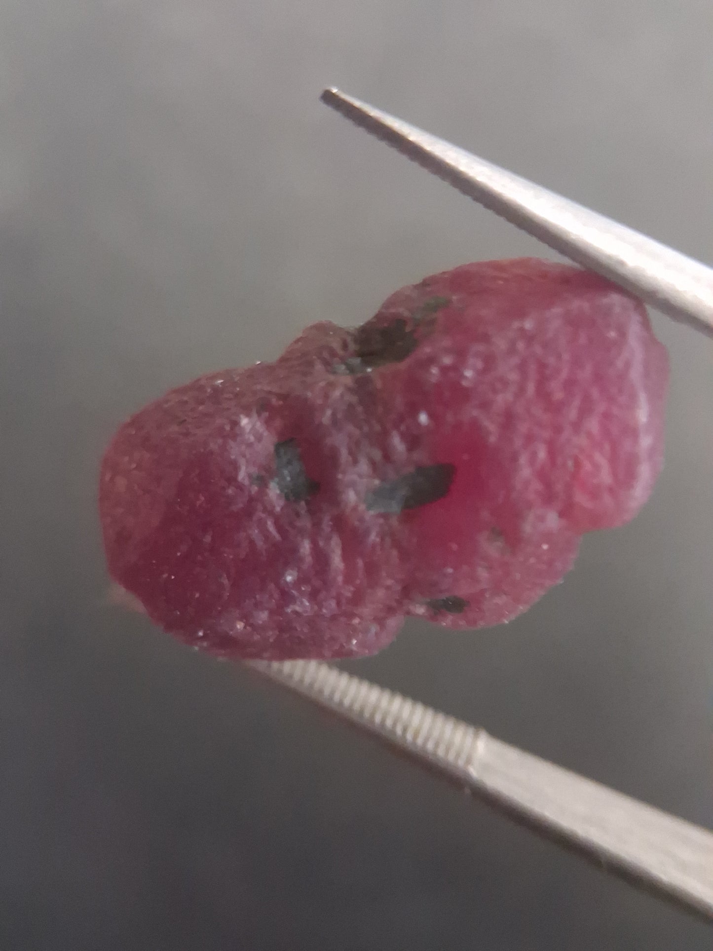 Natural Red Ruby - 18.987 ct - rough ruby - untreated - Africa - Natural Gems Belgium