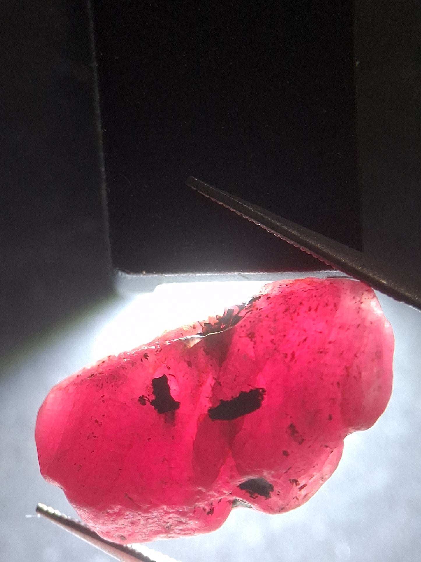 Natural Red Ruby - 18.987 ct - rough ruby - untreated - Africa - Natural Gems Belgium