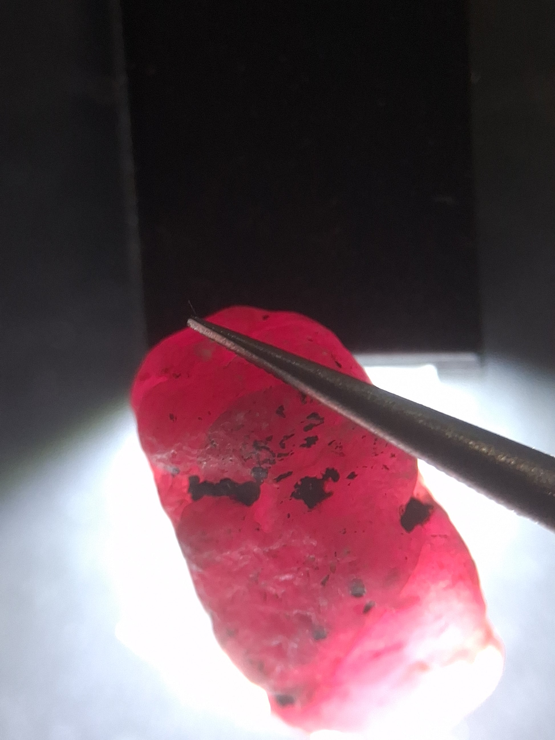 Natural Red Ruby - 18.987 ct - rough ruby - untreated - Africa - Natural Gems Belgium