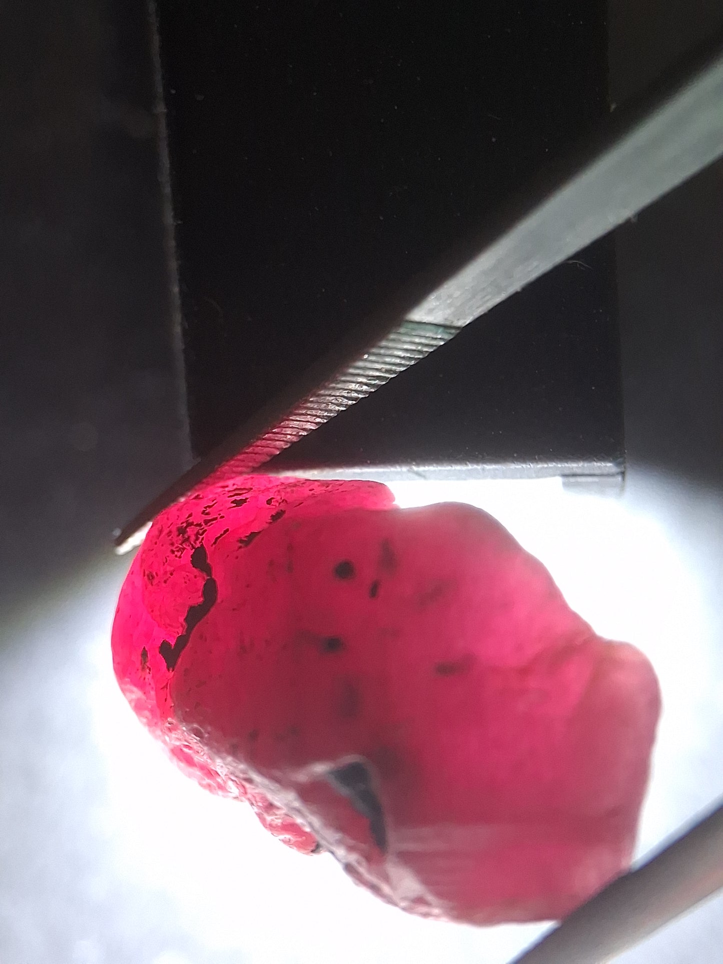 Natural Red Ruby - 18.987 ct - rough ruby - untreated - Africa - Natural Gems Belgium