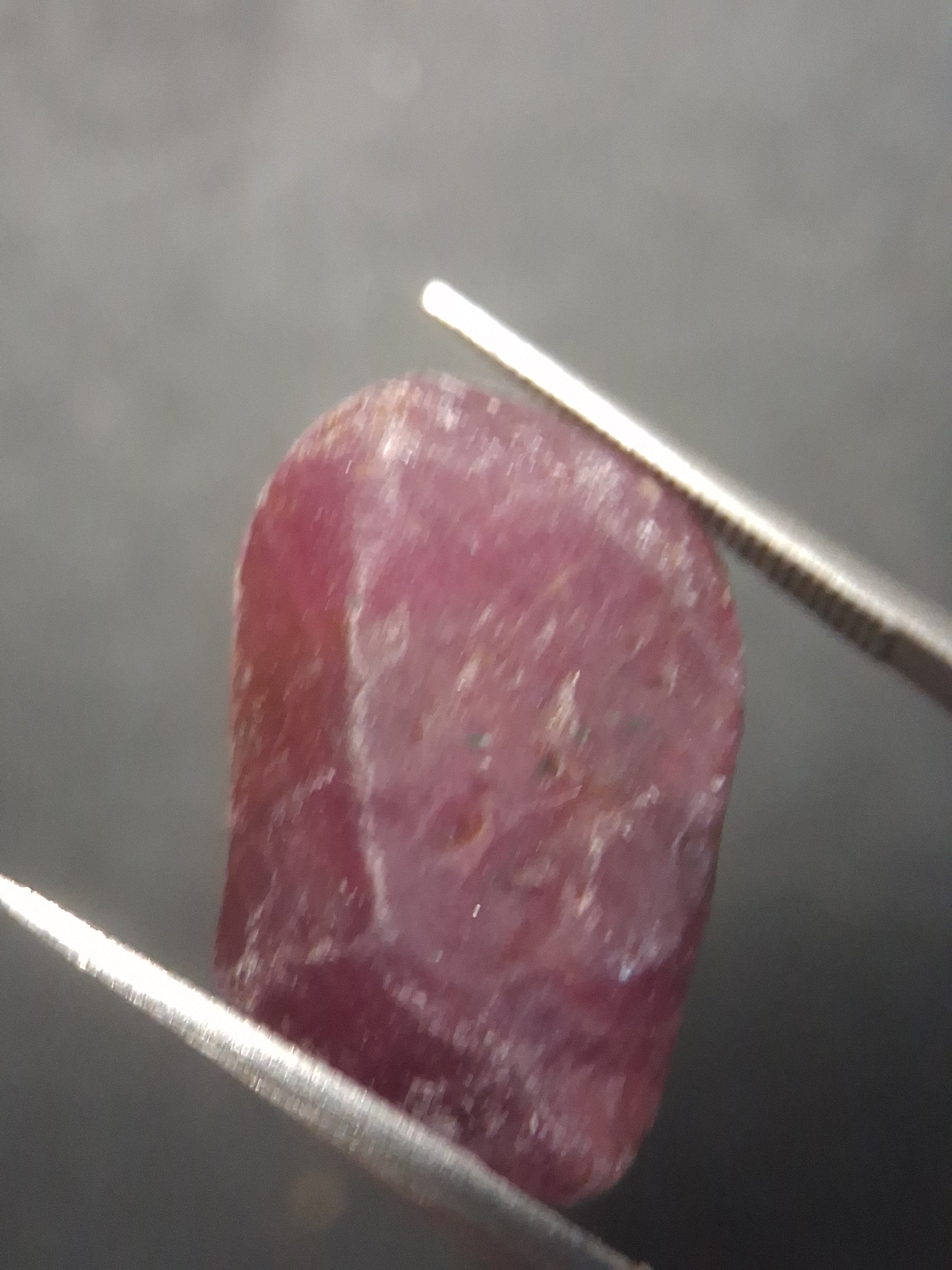 Natural Red Ruby - 22.226 ct - rough ruby - untreated - Africa - Natural Gems Belgium