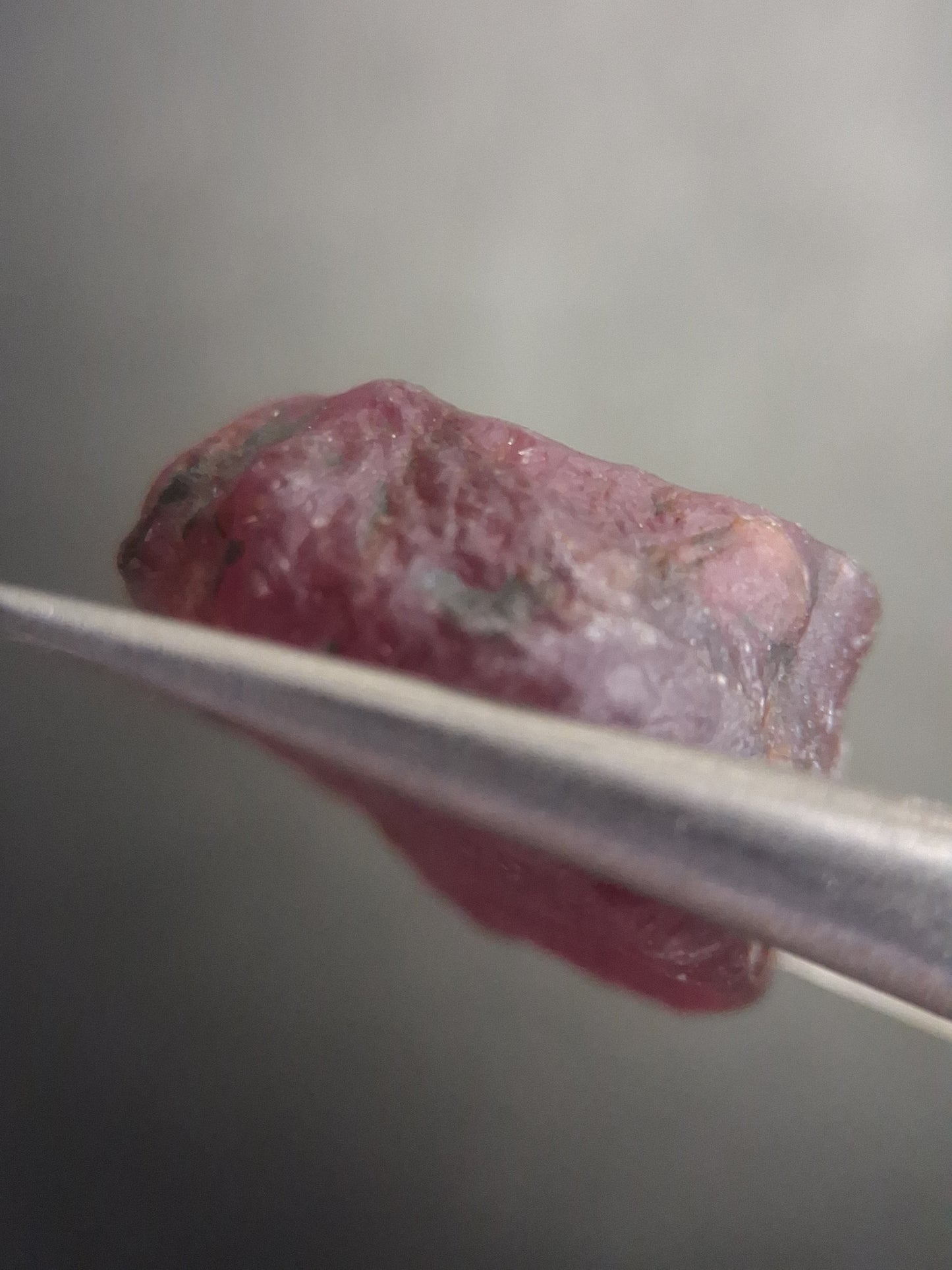 Natural Red Ruby - 23.603 ct - rough ruby - untreated - Africa - Natural Gems Belgium