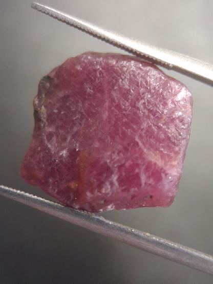 Natural Red Ruby - 23.603 ct - rough ruby - untreated - Africa - Natural Gems Belgium