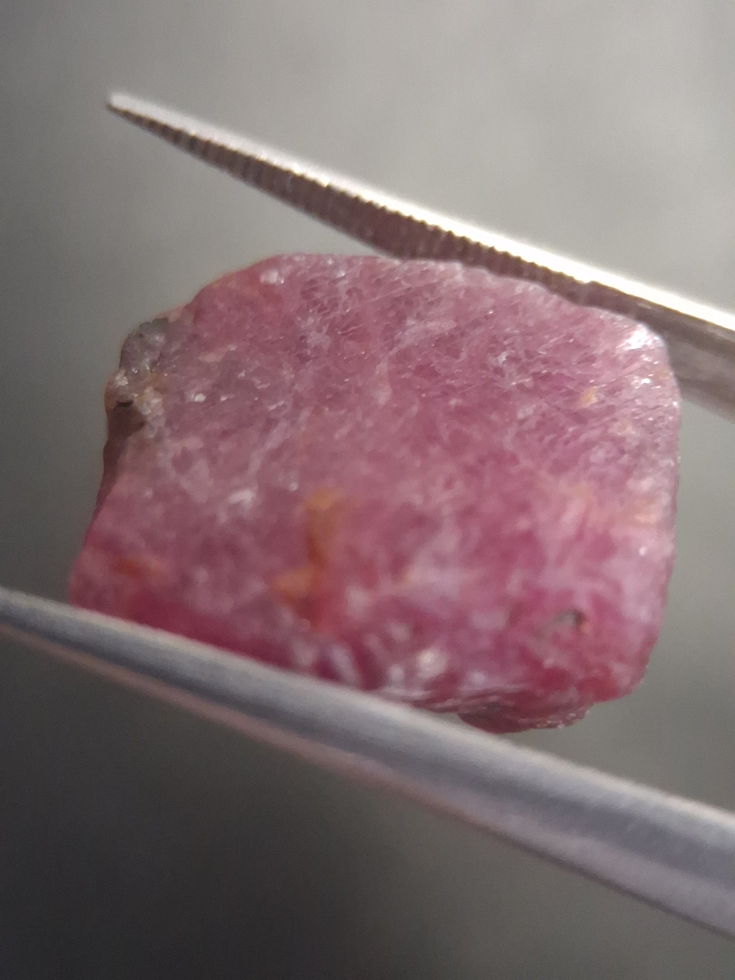 Natural Red Ruby - 23.603 ct - rough ruby - untreated - Africa - Natural Gems Belgium