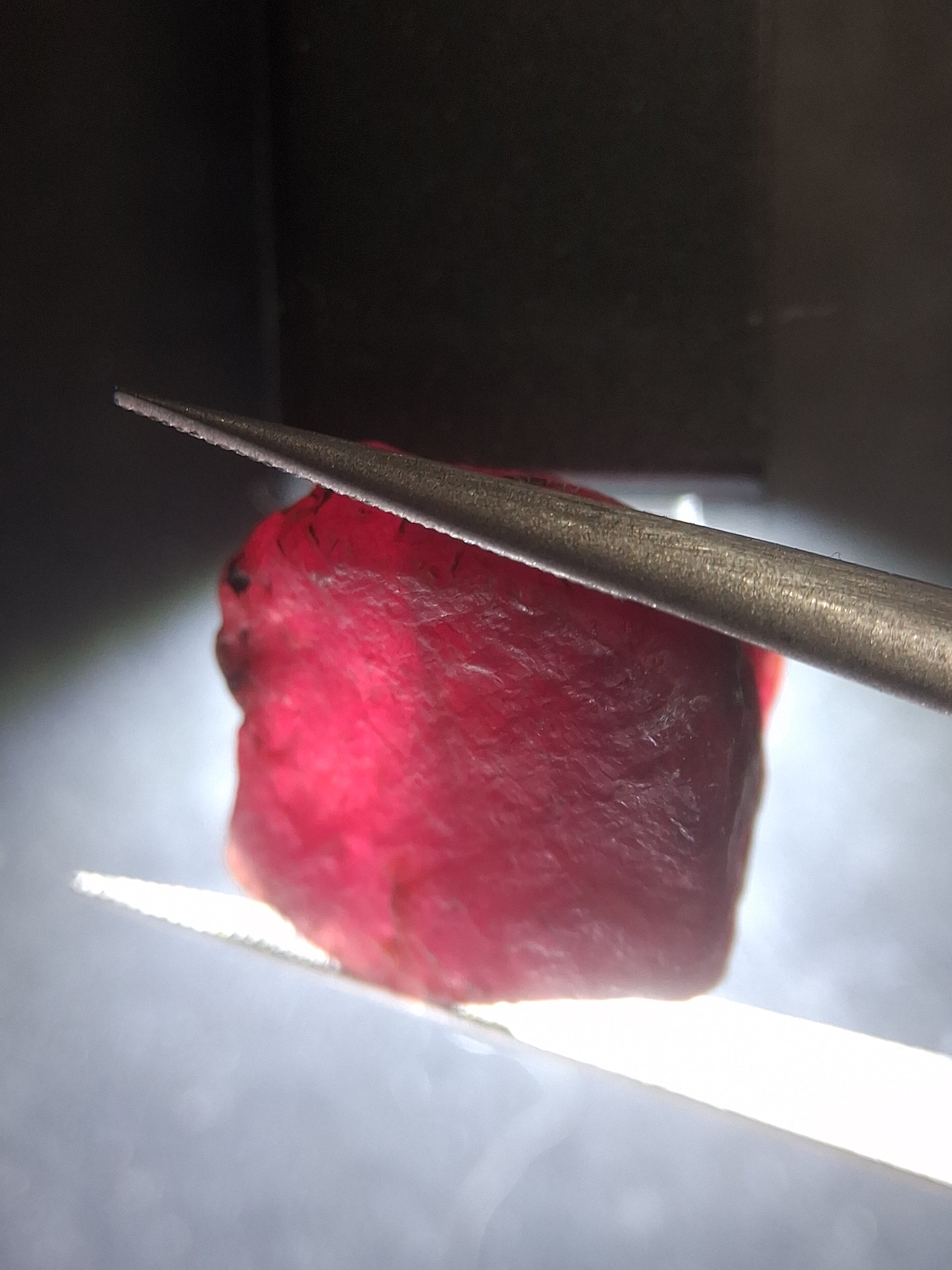 Natural Red Ruby - 23.603 ct - rough ruby - untreated - Africa - Natural Gems Belgium