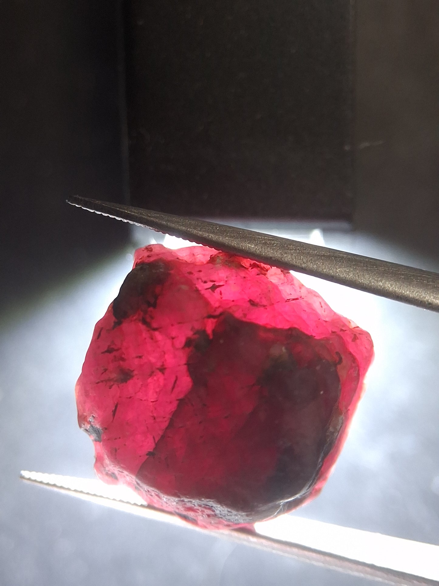 Natural Red Ruby - 23.603 ct - rough ruby - untreated - Africa - Natural Gems Belgium