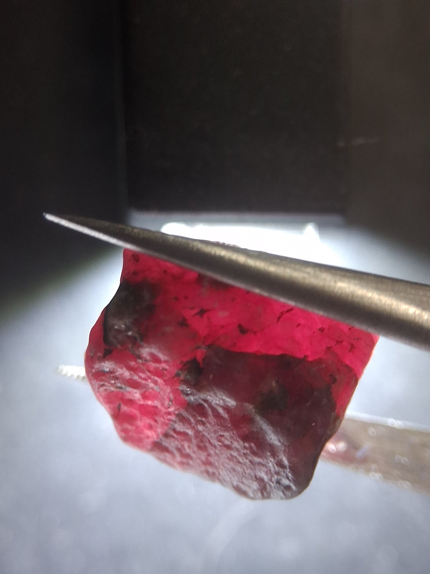 Natural Red Ruby - 23.603 ct - rough ruby - untreated - Africa - Natural Gems Belgium