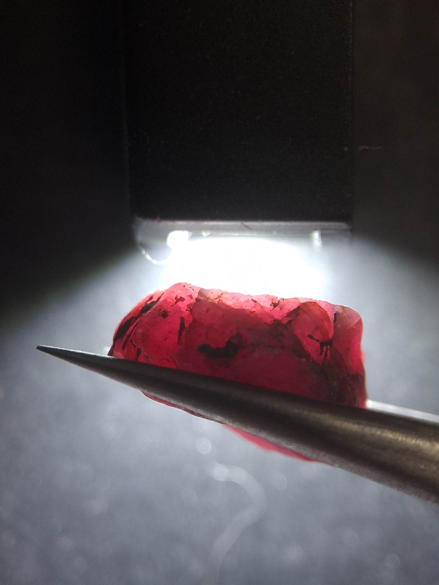 Natural Red Ruby - 23.603 ct - rough ruby - untreated - Africa - Natural Gems Belgium