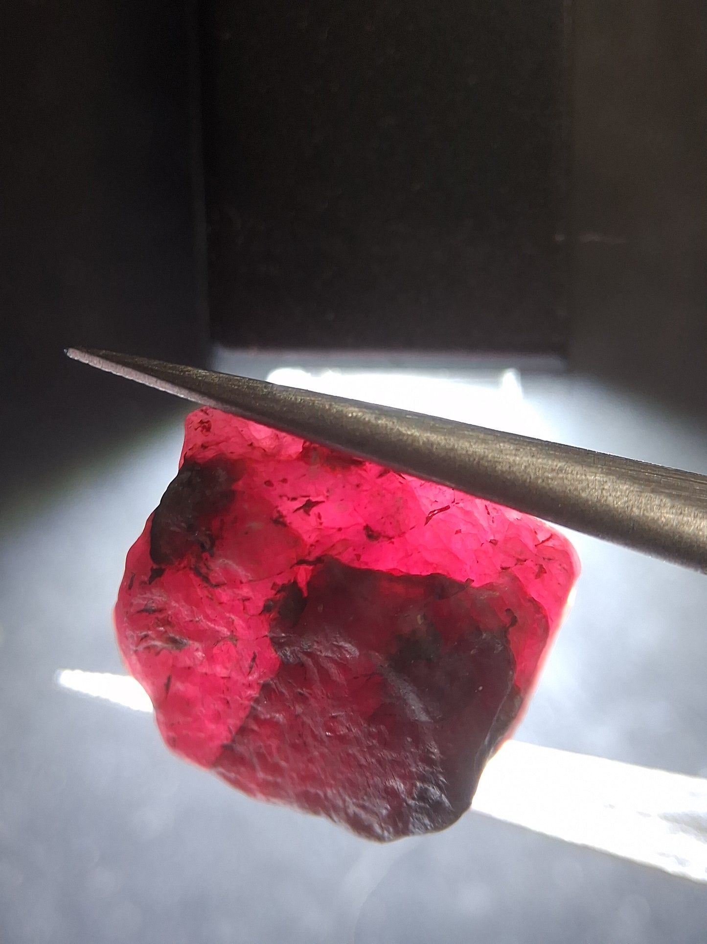 Natural Red Ruby - 23.603 ct - rough ruby - untreated - Africa - Natural Gems Belgium