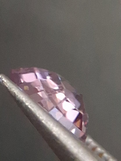 Natural purplish pink spinel - 0.56 ct - cushion - unheated - myanmar - Natural Gems Belgium