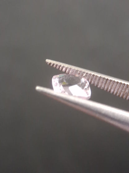 Natural purplish pink spinel - 0.52 ct - cushion - unheated - myanmar - Natural Gems Belgium