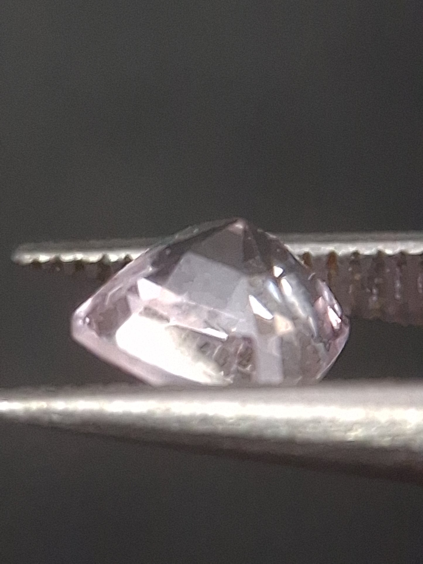 Natural purplish pink spinel - 0.52 ct - cushion - unheated - myanmar - Natural Gems Belgium