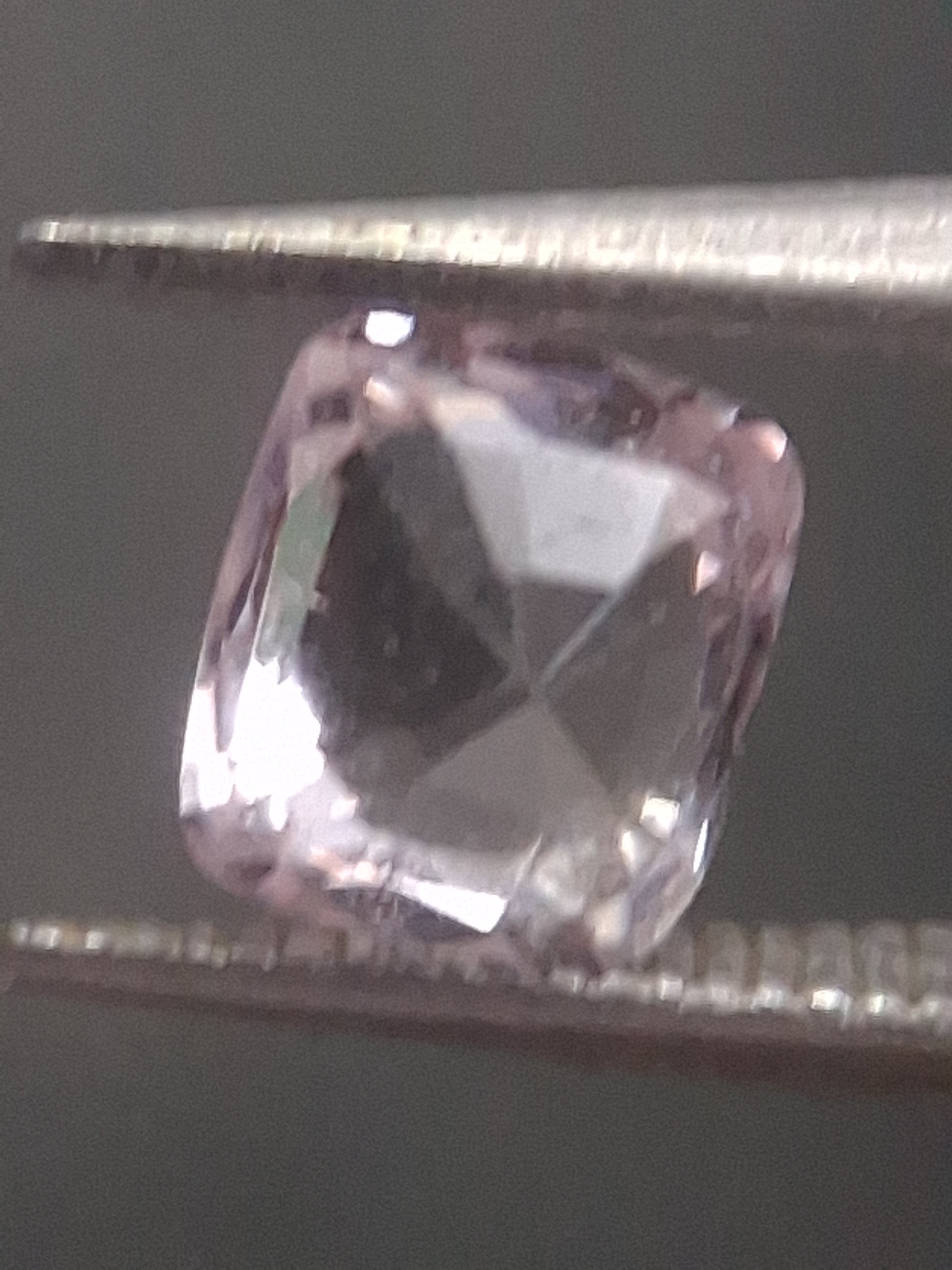 Natural purplish pink spinel - 0.52 ct - cushion - unheated - myanmar - Natural Gems Belgium