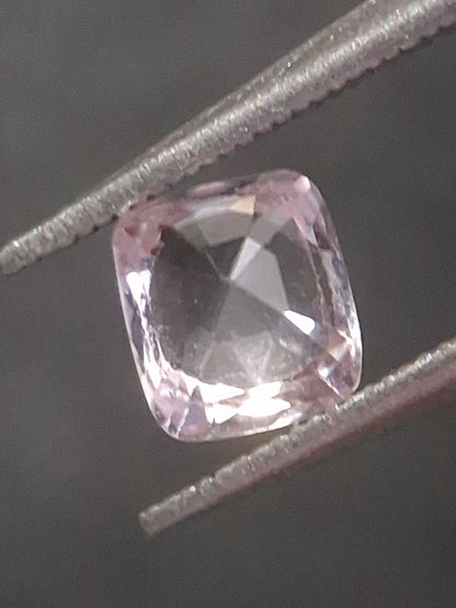 Natural purplish pink spinel - 0.52 ct - cushion - unheated - myanmar - Natural Gems Belgium