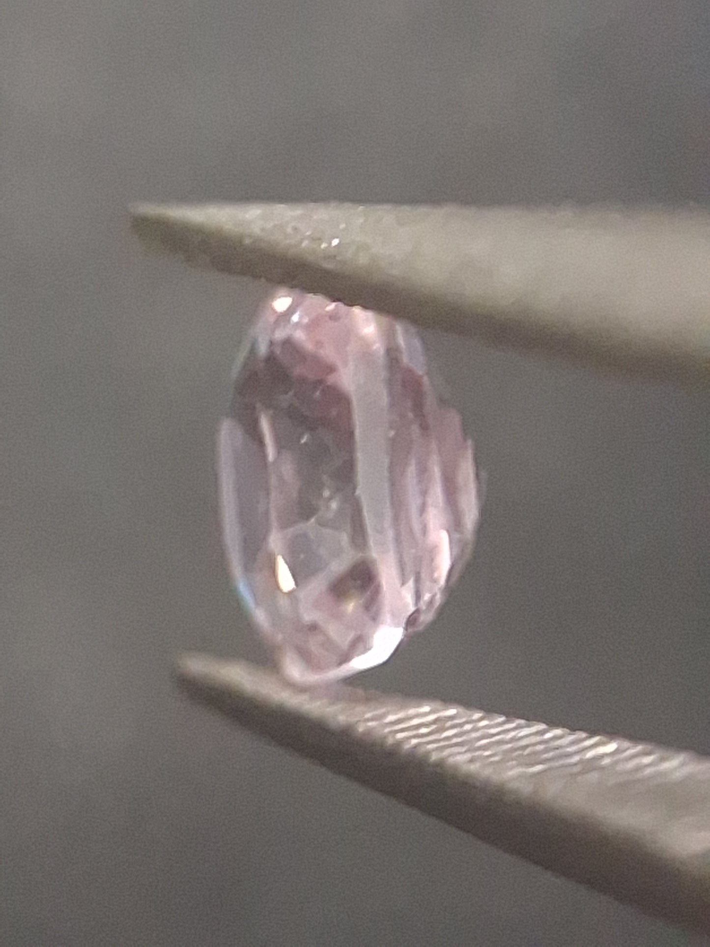 Natural purplish pink spinel - 0.52 ct - cushion - unheated - myanmar - Natural Gems Belgium