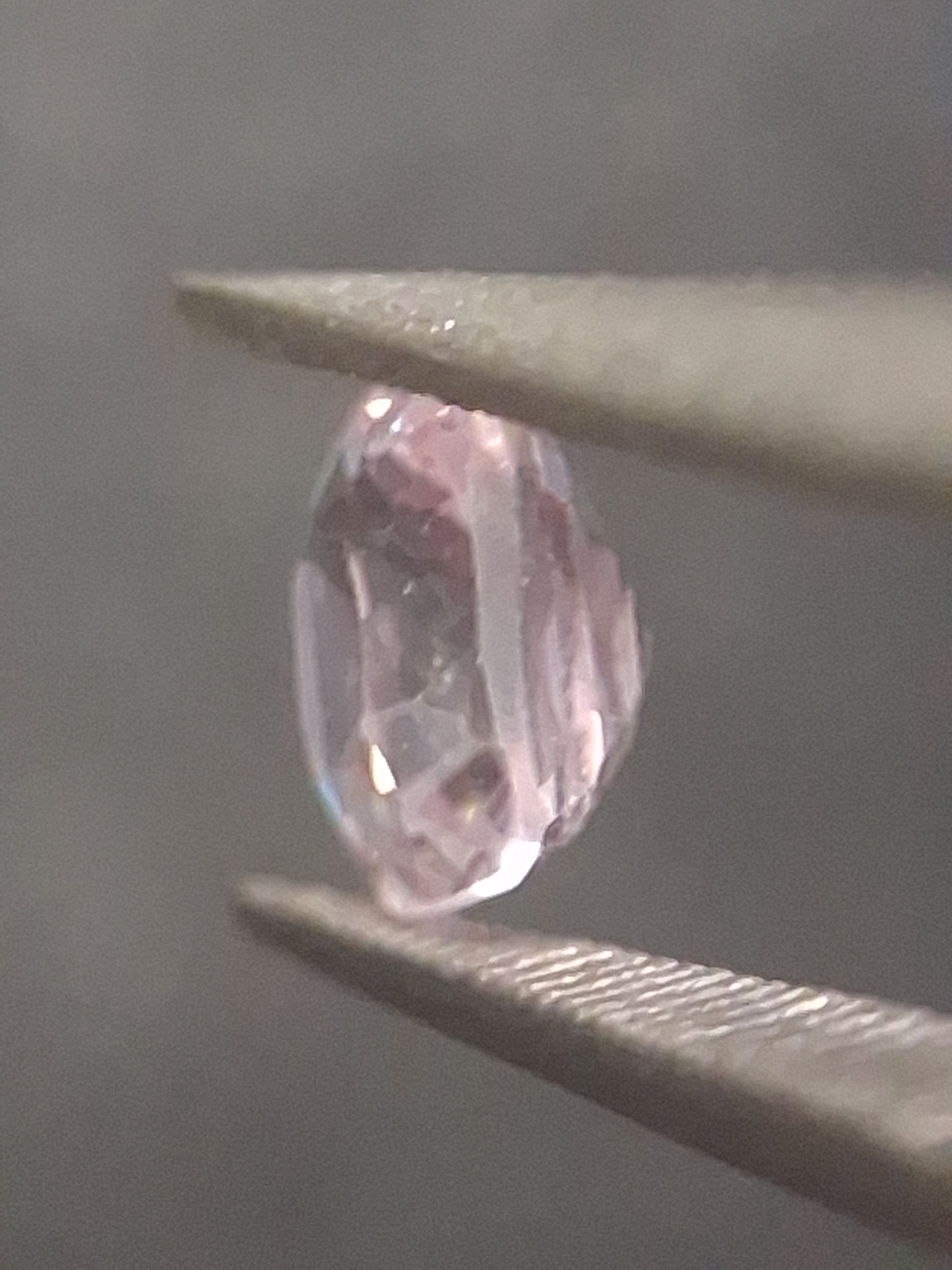 Natural purplish pink spinel - 0.52 ct - cushion - unheated - myanmar - Natural Gems Belgium