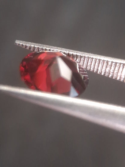 Natural Red Garnet - Rhodolite - 1.251 ct - round - unheated- pinkish red - Natural Gems Belgium