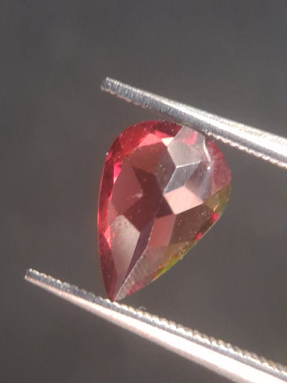 Natural Red Garnet - Rhodolite - 1.262 ct - pear - unheated- pinkish red - Natural Gems Belgium