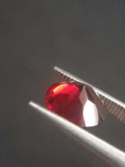 Natural Red Garnet - Rhodolite - 1.363 ct - round - unheated- red - Natural Gems Belgium